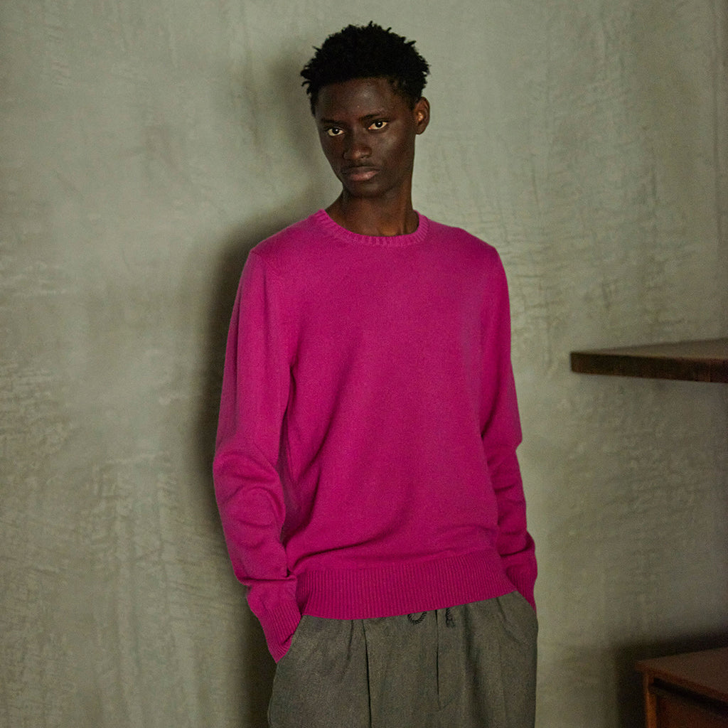 美品GIM 10G Cashmere Crew Neck Black41800円 美品GIM 10G Cashmere Crew Neck Black41800円 - メルカリ